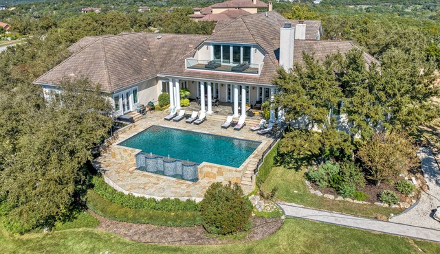 Fortaleza | Hill Country Estate with Infinity Pool, Tennis Court and 3 Acre Grounds