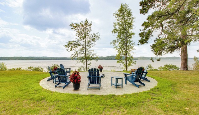 Friendly Cushing Home w/Dock & Fire Pit in Cushing