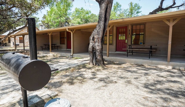 Frio Country Resort - Within walking distance to the Frio River!