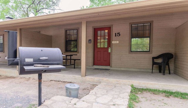Frio Country Resort - Within walking distance to the Frio River!