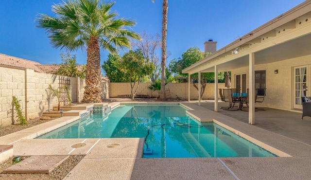 Fun In the Sun! Split Floorplan W/ Sparkling Pool!
