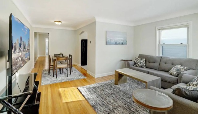 Fun & Spacious Duplex for you! in Minneapolis