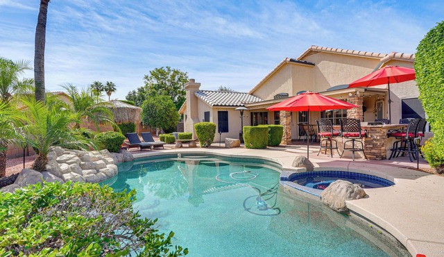 Game Room, Backyard Oasis! Glendale Group Getaway