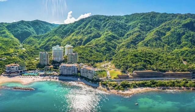 Garza Blanca Preserve: Three Bedroom Mountain Panorama Suite