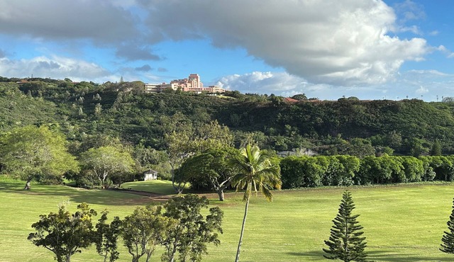 GOLF COURSE FRONTAGE, HOME "C", 10-KW SOLAR-BACK UP POWER, 2 TESLA BAT, NR JBPHH in Honolulu