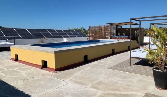 Good location! Versalles 3 blocks to the beach! ?