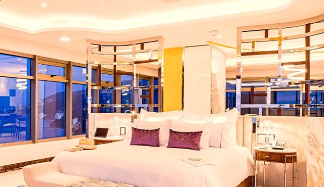 Gorgeous 2 Bedroom Penthouse on 5 Diamond Resort