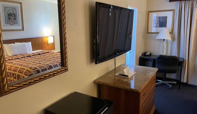Grand Inn in Fullerton