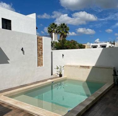 Grande y cómoda casa con piscina y terraza