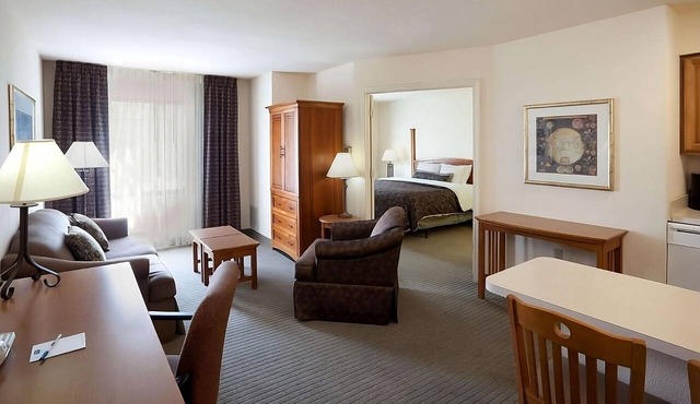 Great Family Escape | Spacious Suite | Free Breakfast | Pool