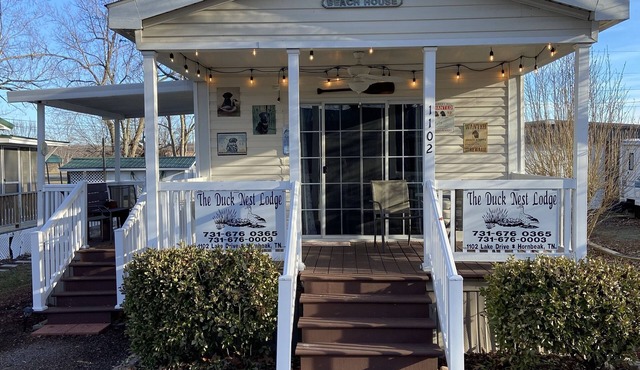 Great location just across the street from Reelfoot Lake close to boat ramps