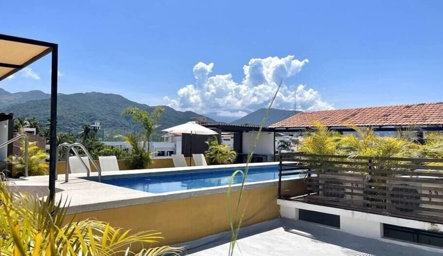 Great location + rooftop pool