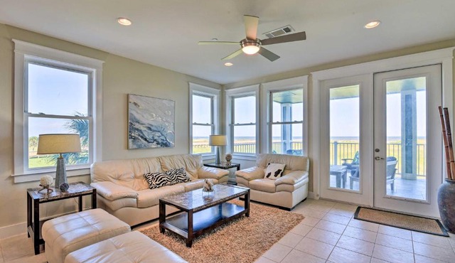 Gulf View + Beach Access: Galveston Resort Condo!