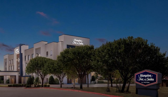 Hampton Inn and Suites Waxahachie