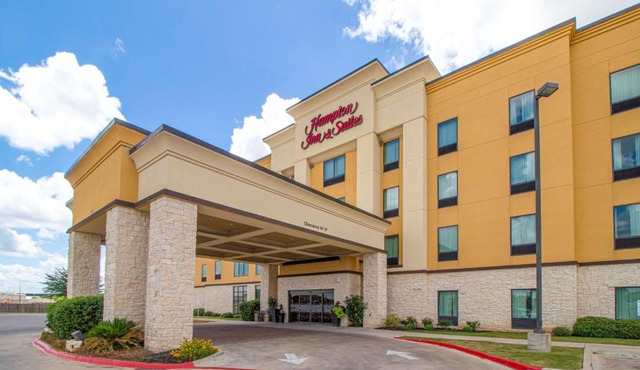 Hampton Inn & Suites Bastrop