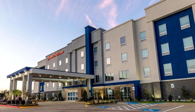 Hampton Inn & Suites Cleburne