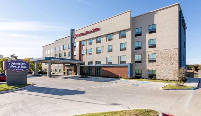Hampton Inn & Suites Dallas East
