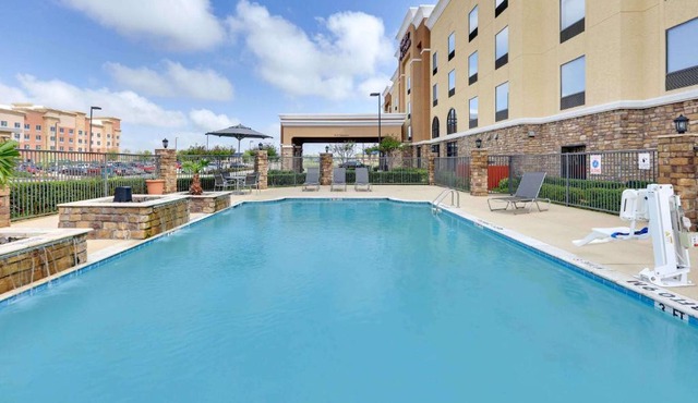 Hampton Inn & Suites Dallas-Arlington-South