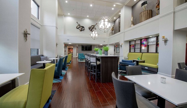 Hampton Inn & Suites Lafayette