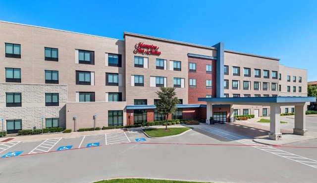 Hampton Inn & Suites Dallas - Farmers Branch