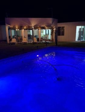 Hermosa espaciosa casa de campo con alberca