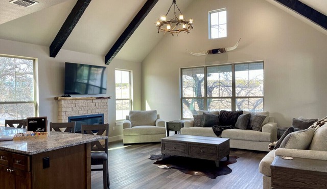 Hiking Delight - Premier Waterfront Escape at Twin Canyons Longhorn Ranch