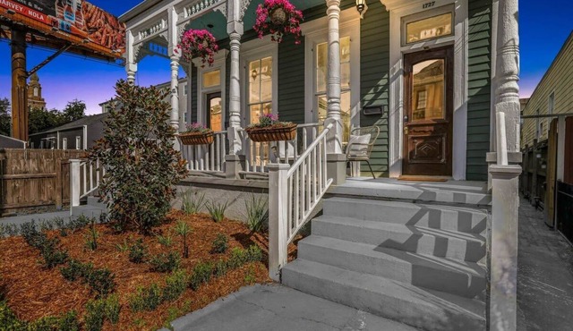 Historic Home| Vibes |Close to FQ| Backyard