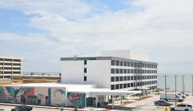 Holiday Inn Express Corpus Christi - Beachfront by IHG