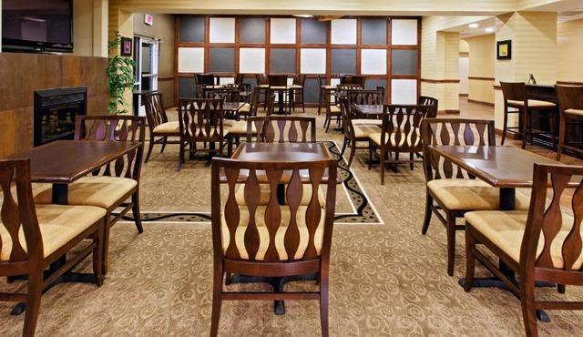 Holiday Inn Express Hotel & Suites Cleburne by IHG