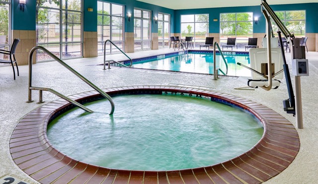 Holiday Inn Express Hotel & Suites Cleburne by IHG