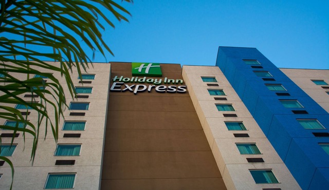 Holiday Inn Express Saltillo Zona Aeropuerto by IHG