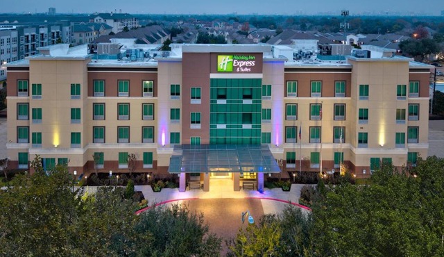 Holiday Inn Express & Suites Houston S - Medical Ctr Area by IHG