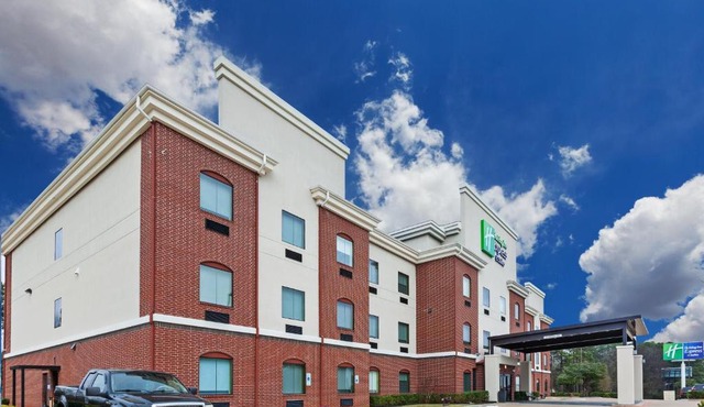 Holiday Inn Express & Suites Longview South I-20 by IHG