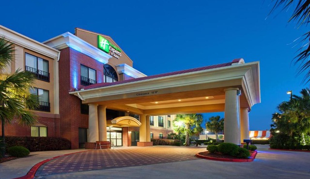 Holiday Inn Express & Suites Wharton by IHG