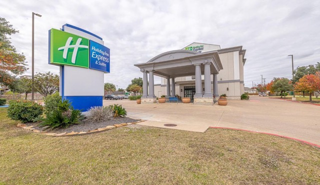 Holiday Inn Express & Suites College Station by IHG