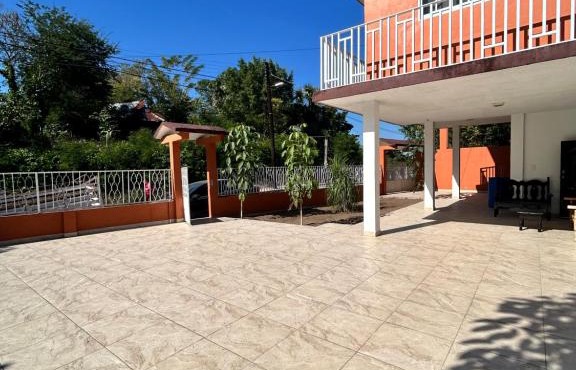 hostal tik hall