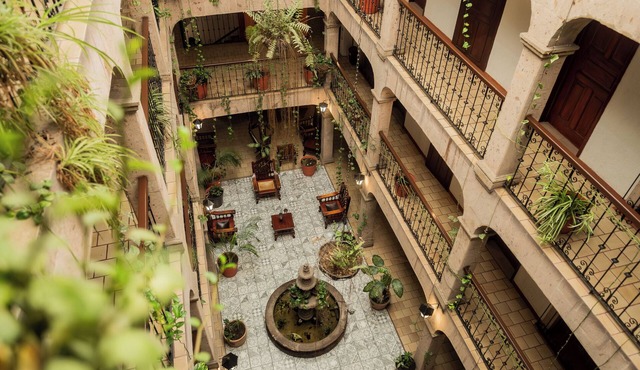 Hotel Don Quijote Plaza