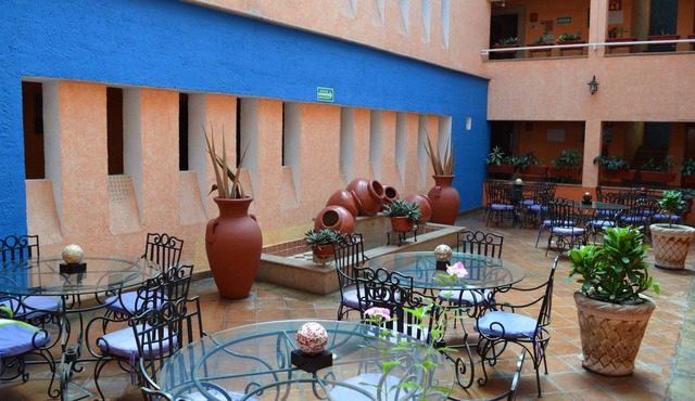 Hotel La Rienda Misión Tequillan