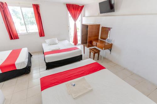 HOTEL LOS CEDROs