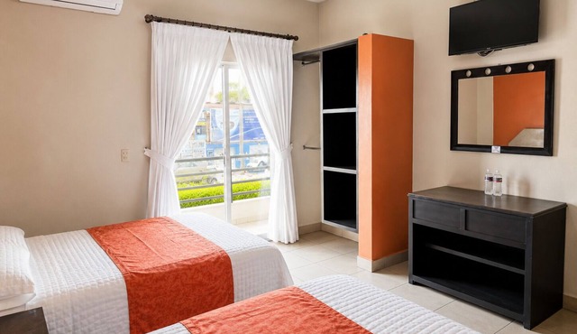 Hotel Valle del Huajucar