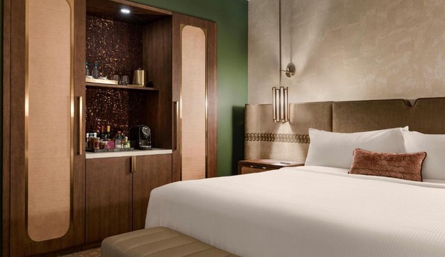 Hotel Vin, Rogers, Autograph Collection