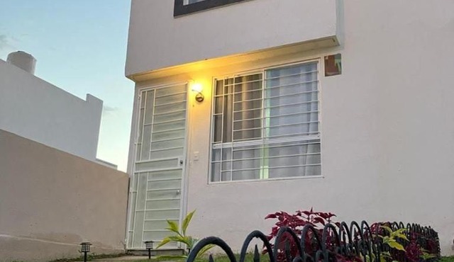 House 15 Min from GDL Airport Albereda Residencial