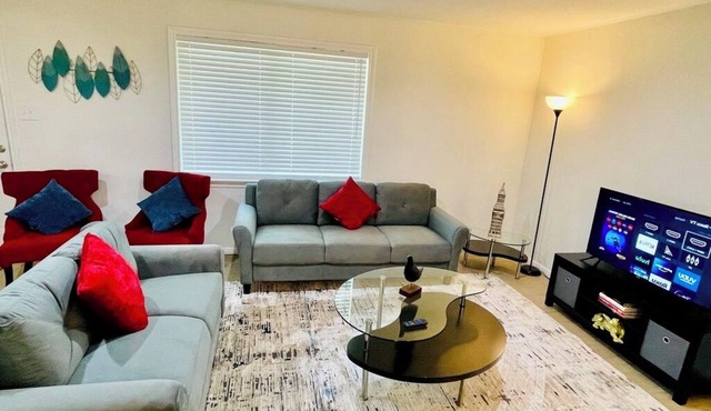 House 3-Bedroom 2-Baths with FREE Parking, Washer & Dryer, AC, WiFi