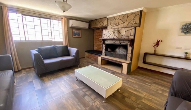 HOUSE IN PRIVATE RESIDENTIAL AREA AND GATED PARKING LOT IN CUAUHTEMOC CHIH