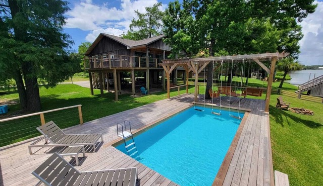 Houston Riverfront Getaway house with pool and hot tub
