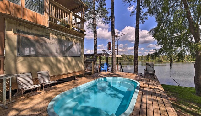 Houston Riverfront House w/Deck & Private Dock!