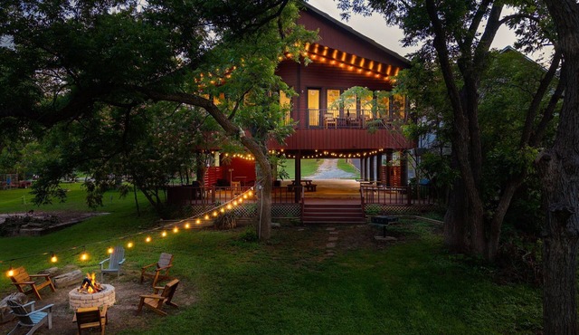 Huge House on Constant-Level Lake, sleeps 30. Great for multi-family.