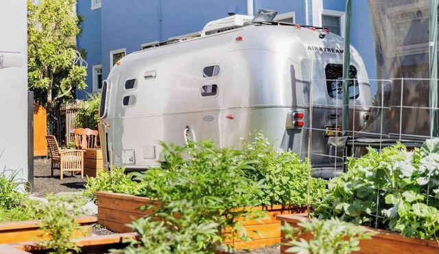 Iconic Airstream Retreat w/Hot Tub