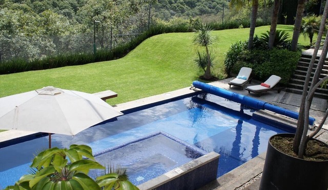 IN THE WATER FOREST * HOT JACUZZI INCLUDED