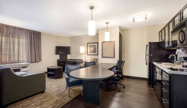 Indulge in Home-Like Comfort! Pet-Friendly, Near Museum of Biblical Art